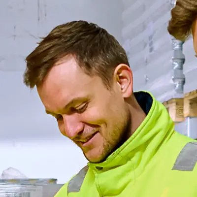 Portrait Dominik Jordan, Ausbilder Logistik.