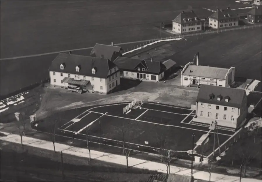 Historische Luftaufnahme des Produktionsstandorts in Buchloe.